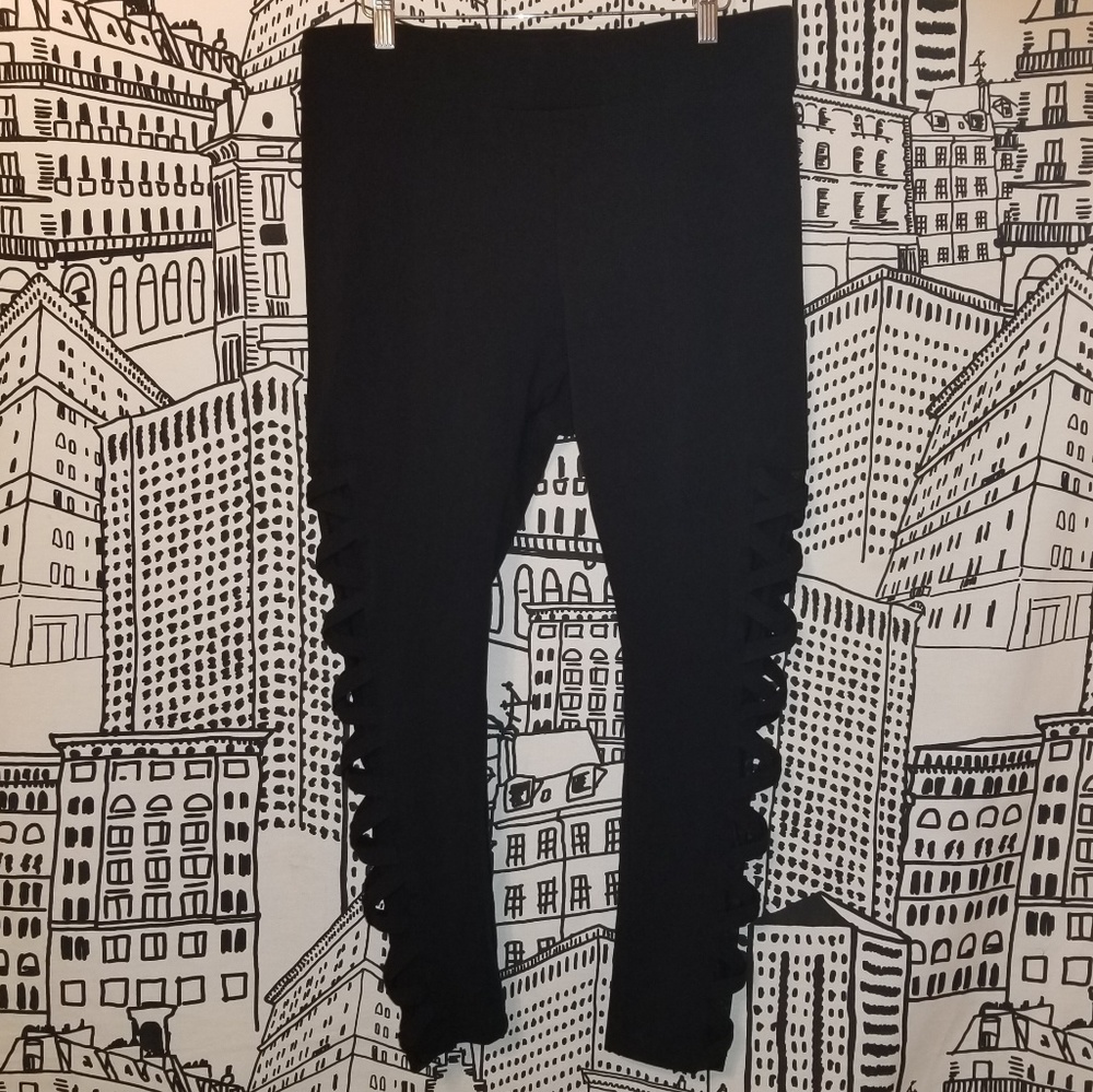 BLACK LATTICE MESH LEGGING - Picture 2 of 5